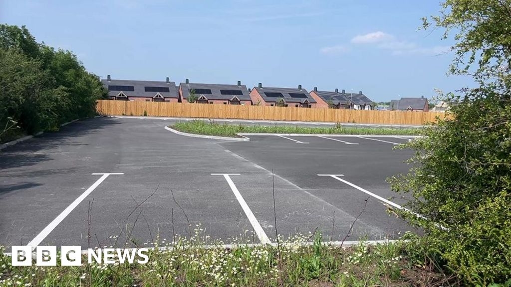 Frustration over padlocked new school car park in Marton