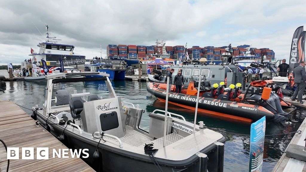 Climate change: Can working boats hit net zero target?