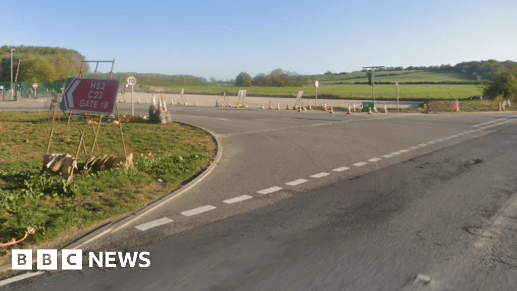 Man in his 40s dies after motorcycle crash in Chipping Warden