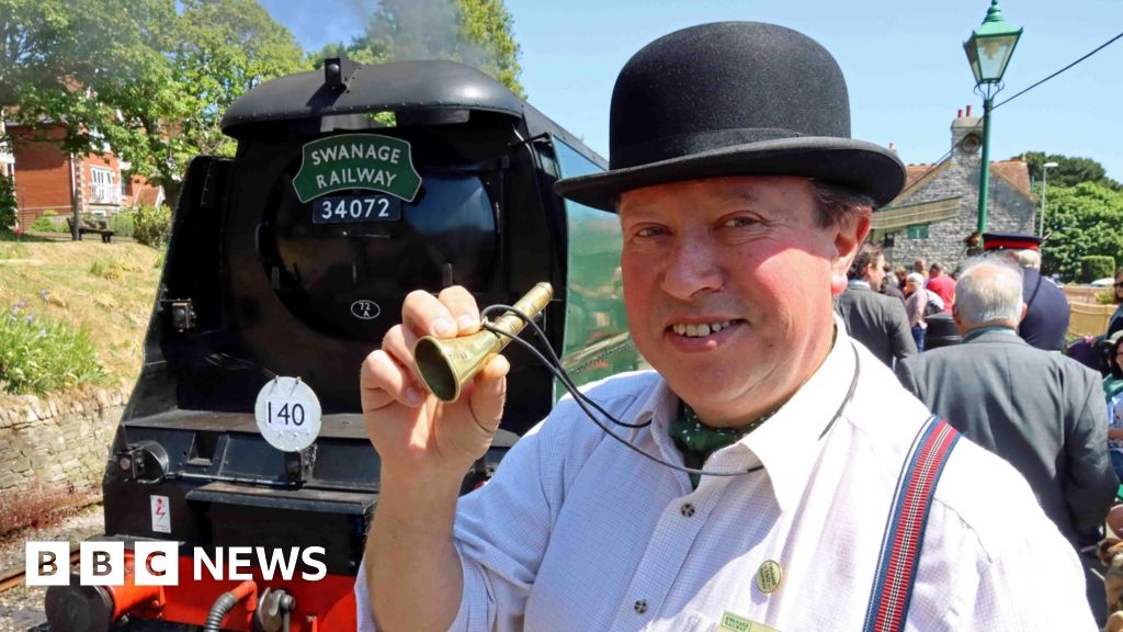 Horn marks 140 years since Swanage station's first departure