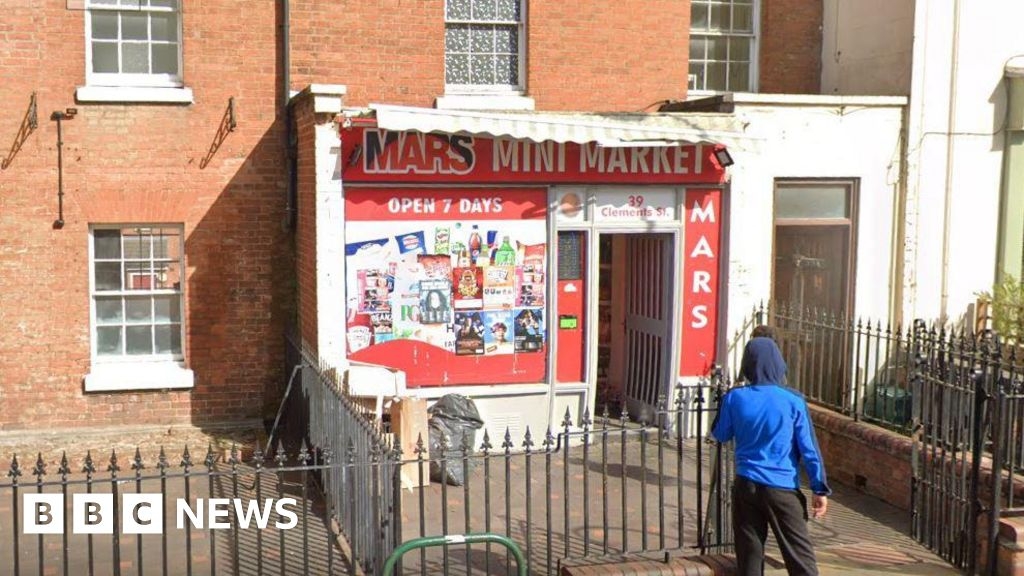 Leamington Spa shop closed down over illicit vape sale concerns