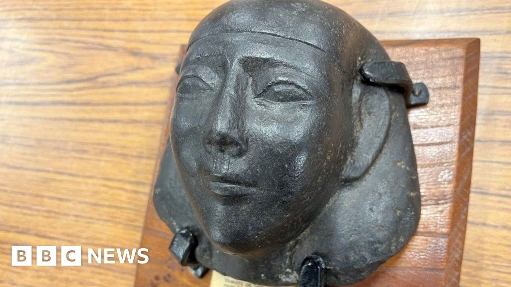 Secrets of forgotten Egyptian tomb statue revealed