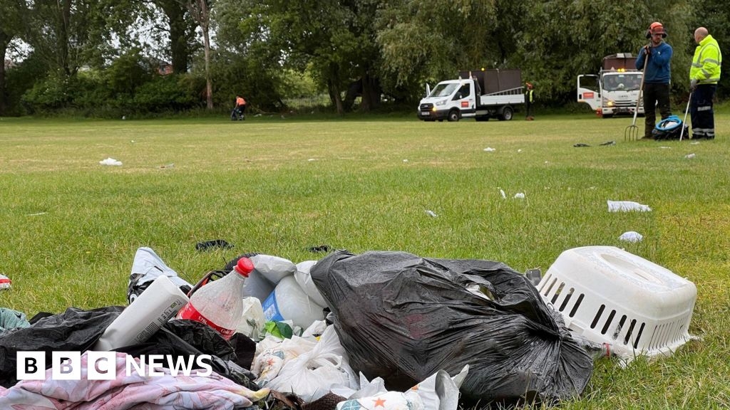 Clean-up operation after travellers leave Swindon park