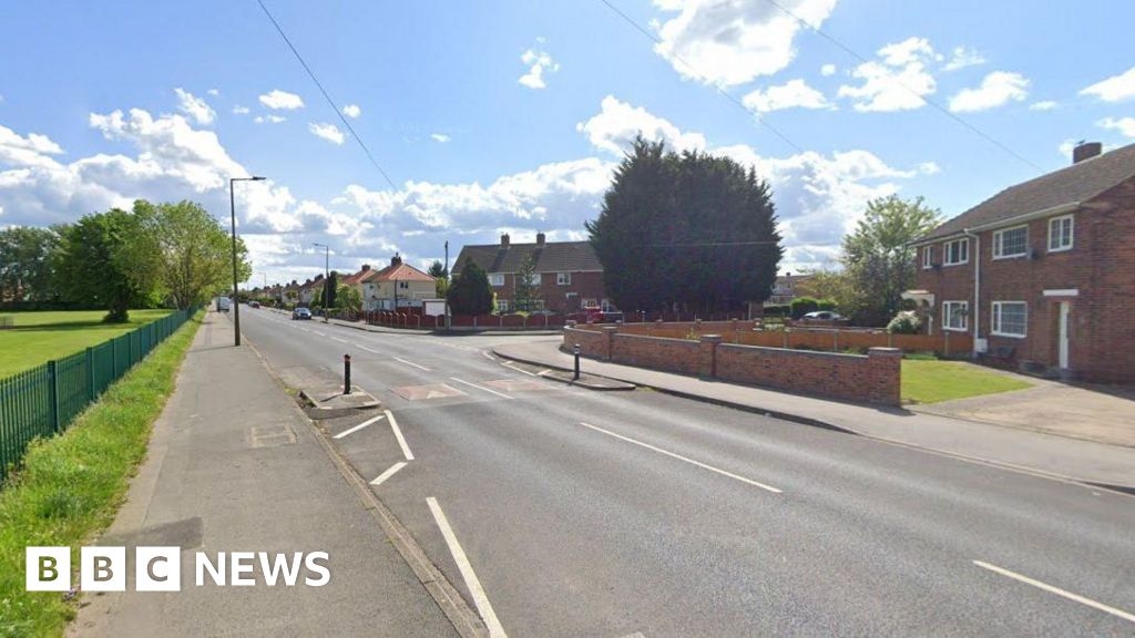 Teenager dies and boy, 14, seriously hurt in Dunscroft crash