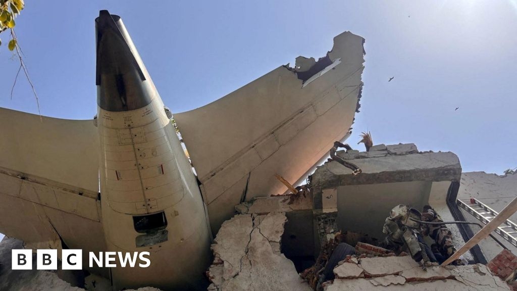 Tributes paid to family killed in Air India plane crash