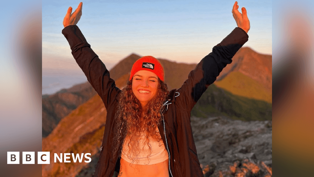 Tryfan: Woman accidentally fell to her death scrambling in Eryri