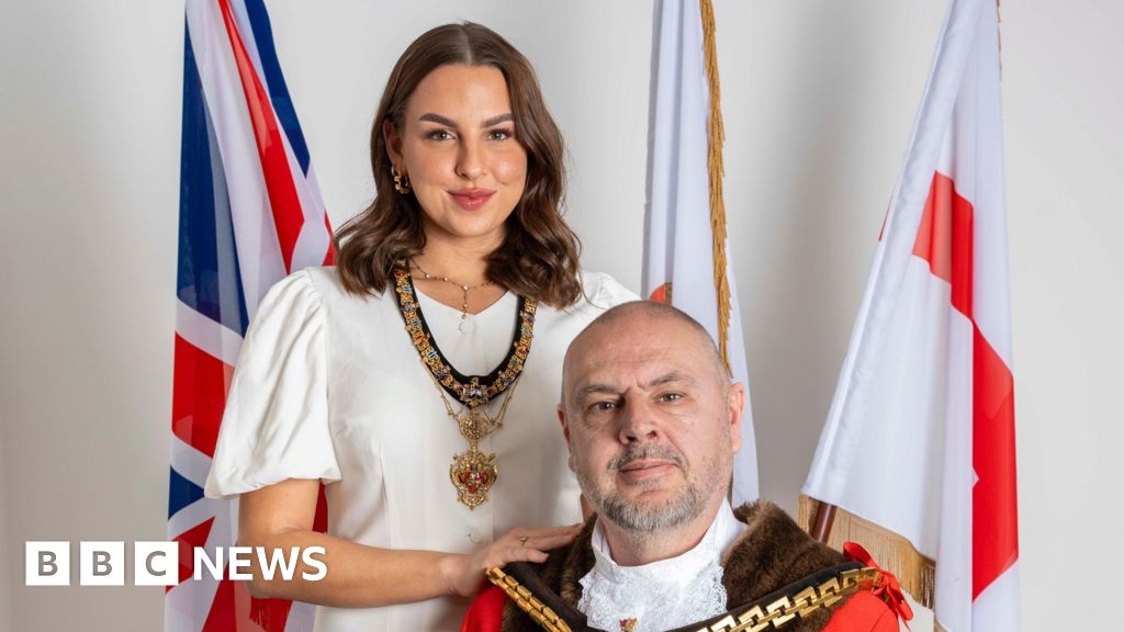 New mayor of Wolverhampton named as Craig Collingswood