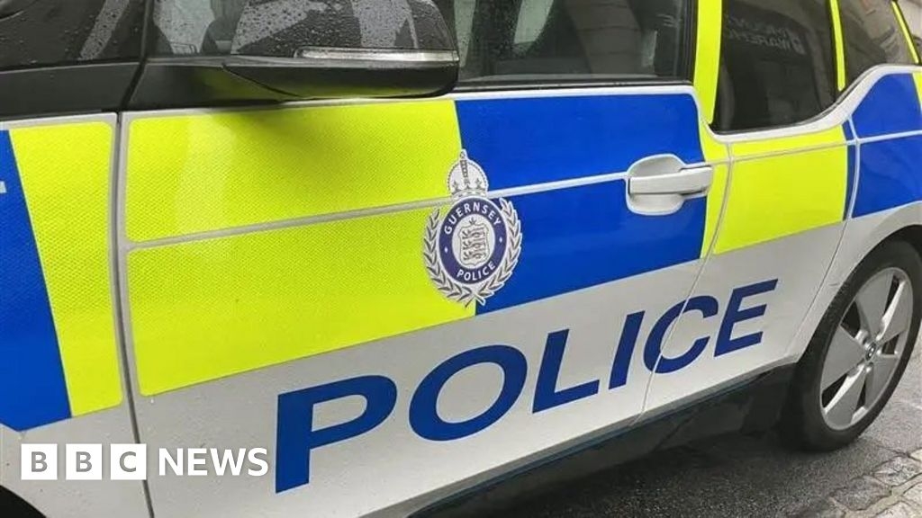 Appeal for witnesses after man injured in Guernsey crash
