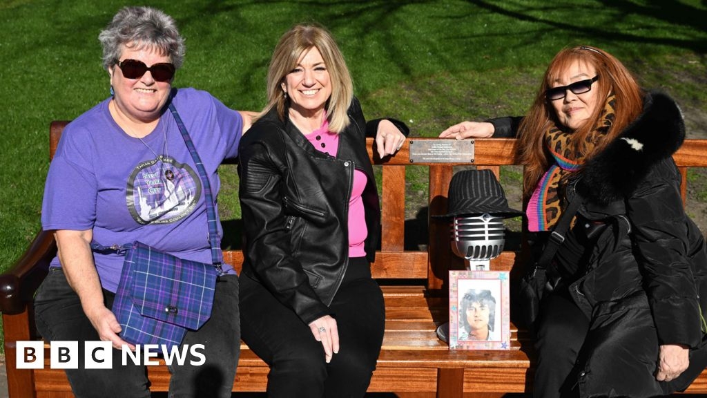 Bay City Rollers super fans unveil memorial benches in Edinburgh