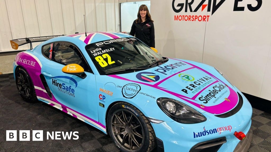 Lydia Walmsley on track for Porsche Sprint Challenge GB
