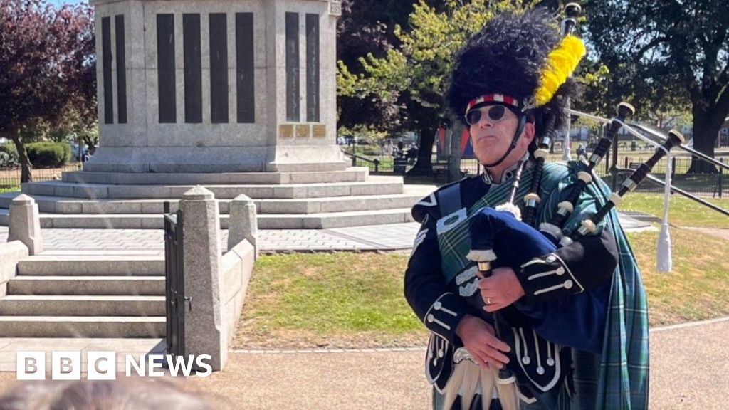 Norfolk residents commemorate VE Day 80 years on