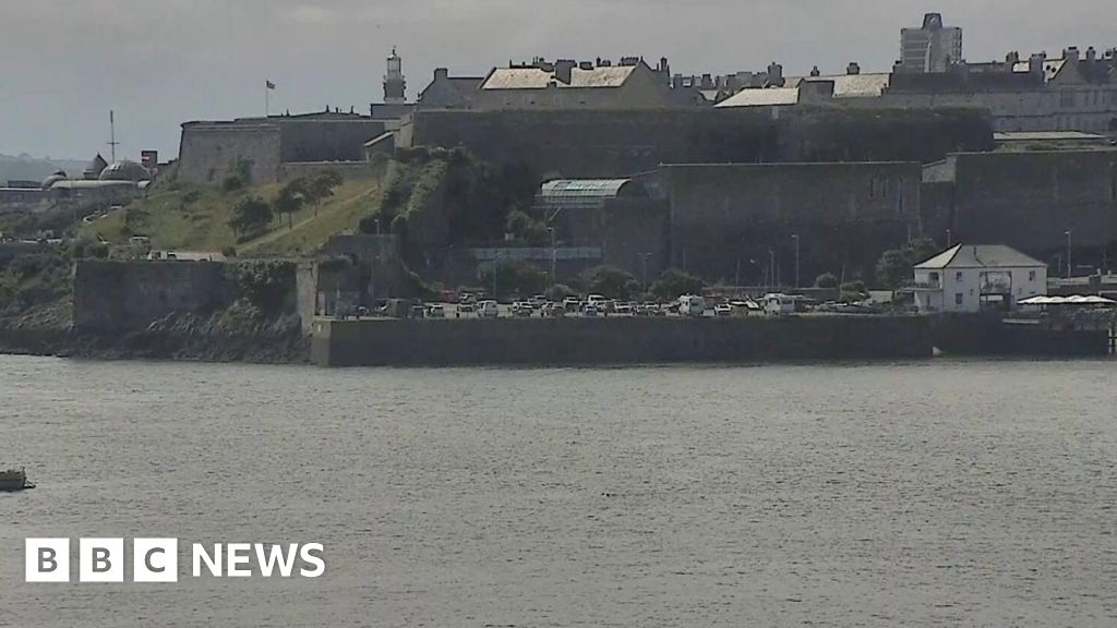 People warned over swimming in Plymouth harbour
