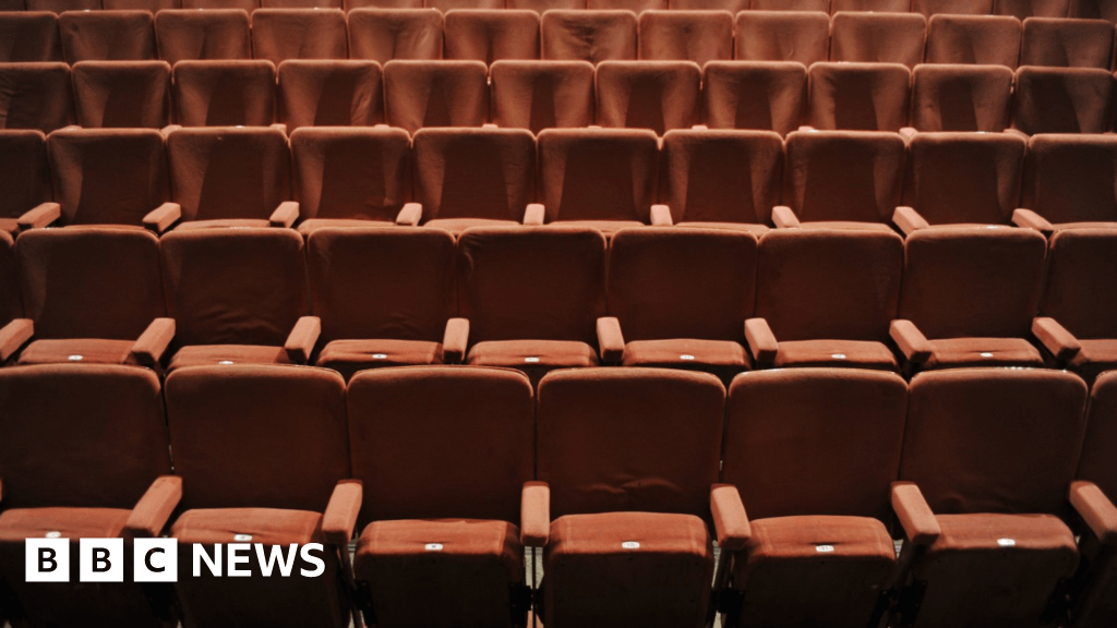 What's behind an apparent rise in abuse by theatre audiences?