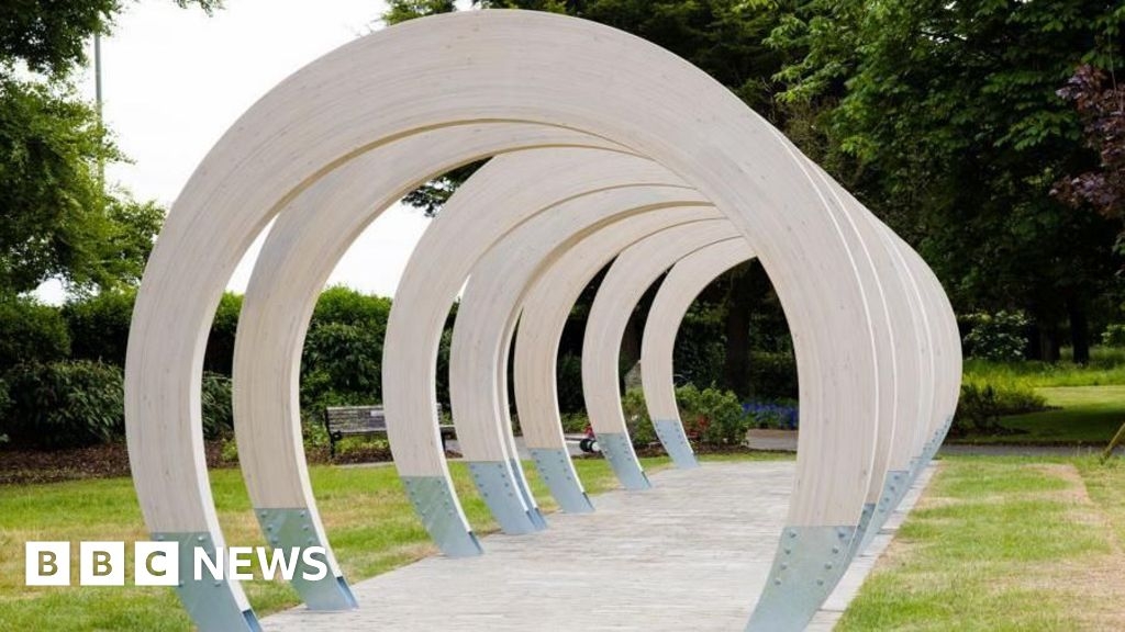 D-Day tribute sculpture unveiled at former RAF Harwell airbase
