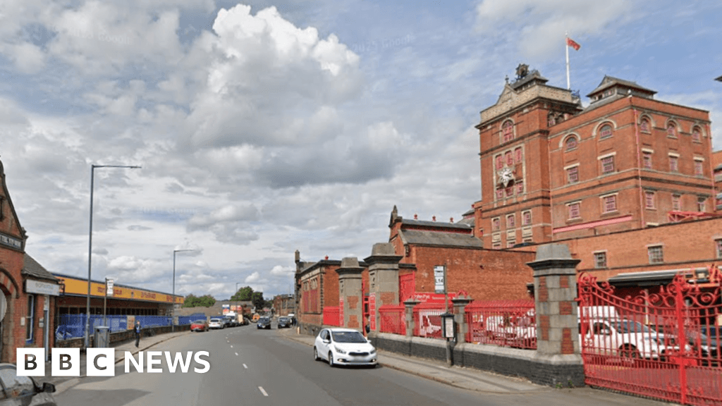 Two boys arrested after rifle sighting on roof in Nottingham