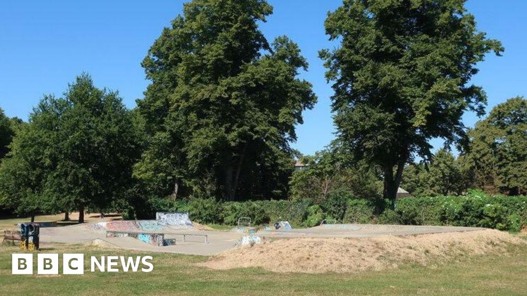 Cambridge police seek teenagers over Jesus Green attack