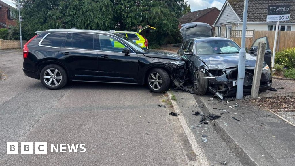 Man charged with driving offences after Tolpuddle police pursuit