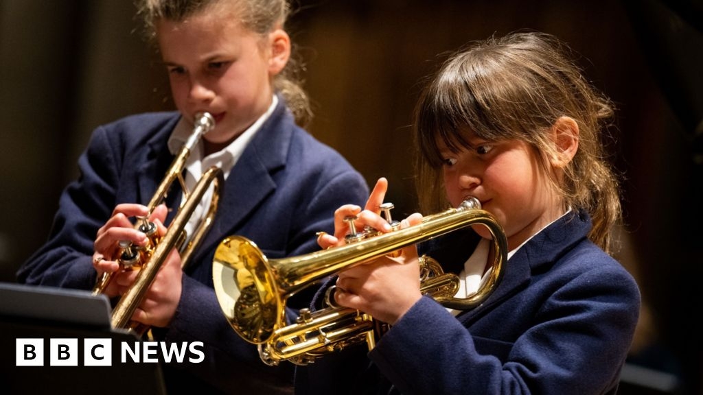 Wiltshire in pics: Concerts, porcupines and tractor protests