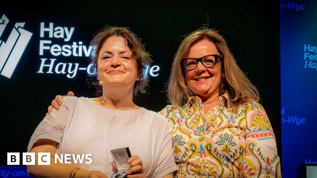 Hay Festival: Gavin & Stacey's Ruth Jones gets award