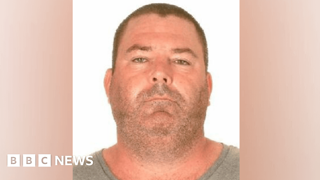 Brookside star Philip Foster jailed for modelling fraud