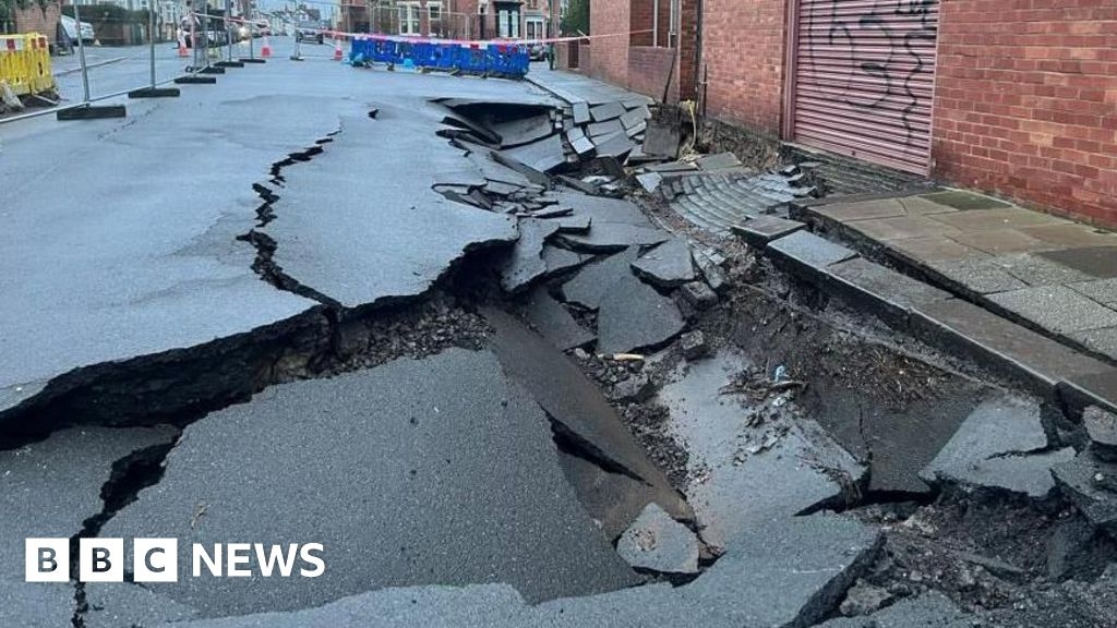 'Complex' South Shields sinkhole repairs continue