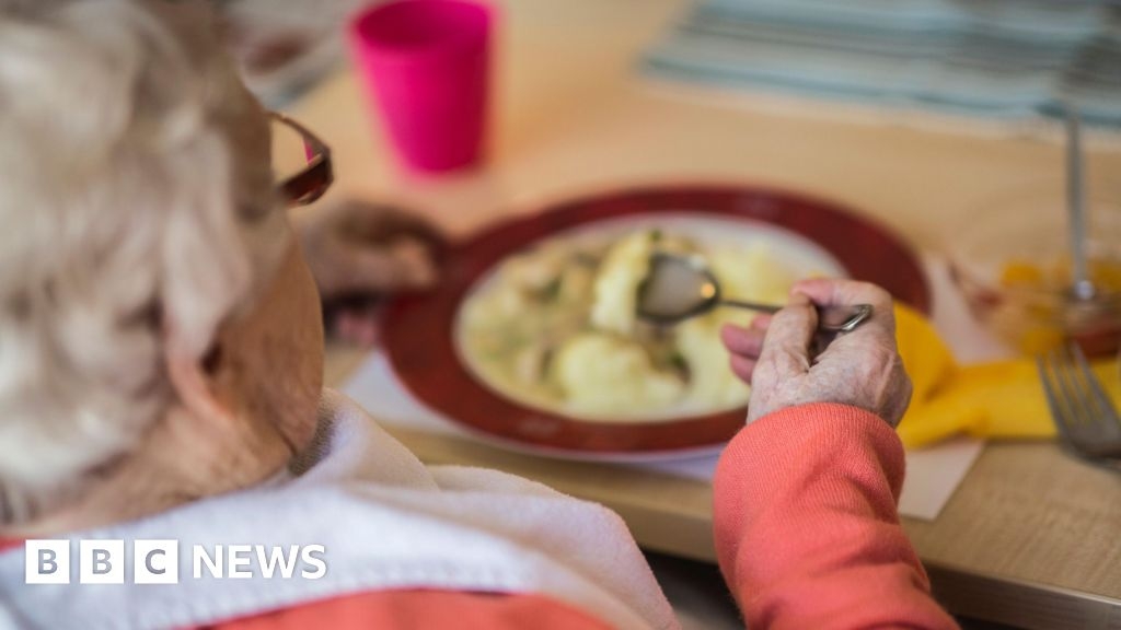 East Sussex opposition leaders urge action on day centres