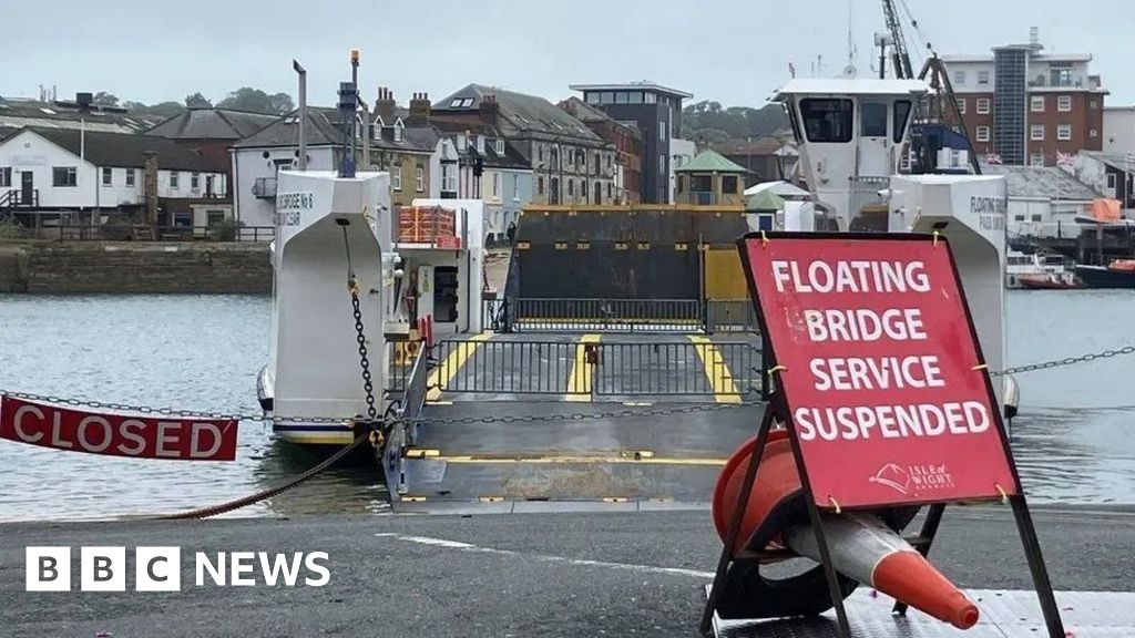 Isle of Wight: New generators for chain ferry 'essential'