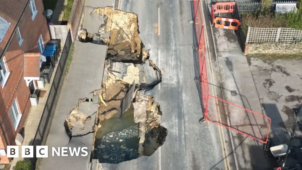 Godstone sinkhole repair plans to be discussed at public meeting