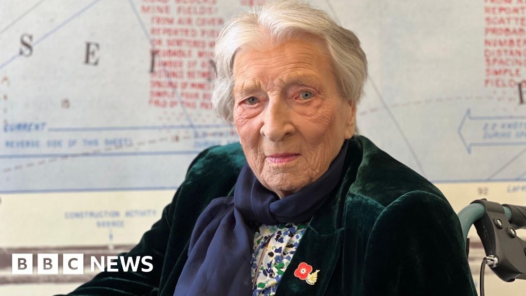 Unsung hero, 104, who drew up D-Day maps honoured