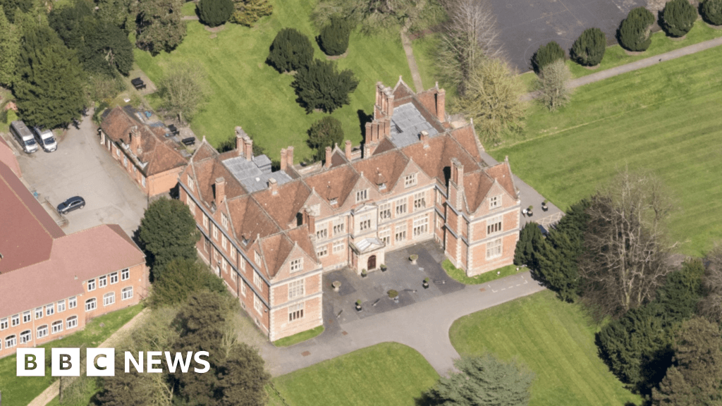 Shaw House: West Berkshire Council wants help for mansion plan