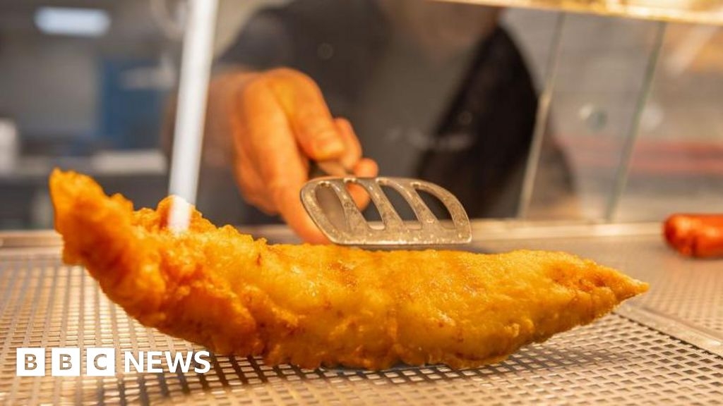 Stonehouse chippy apologises for prices as fish costs surge