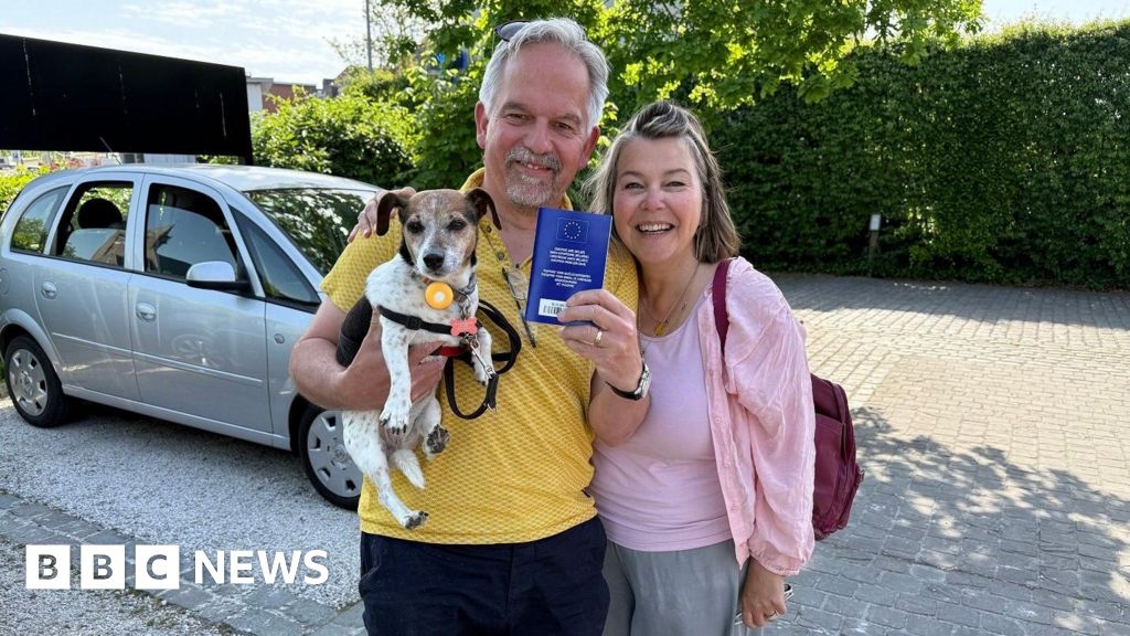 Worcestershire couple save money with EU passport for pet dog