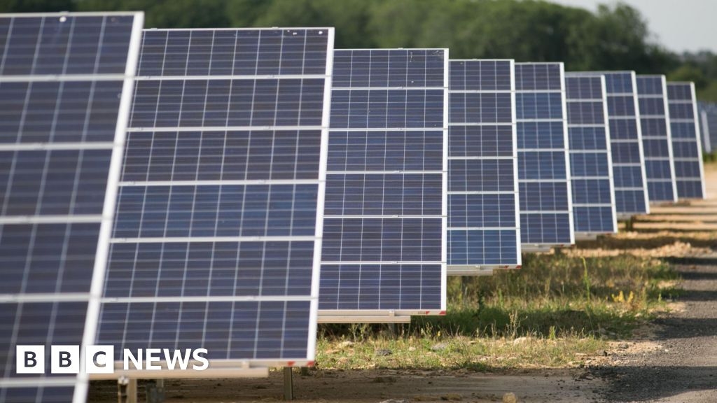 Witney solar farm plans approved by council