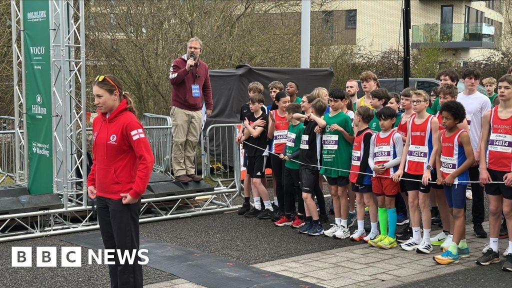 Thousands take to the streets for Reading half marathon