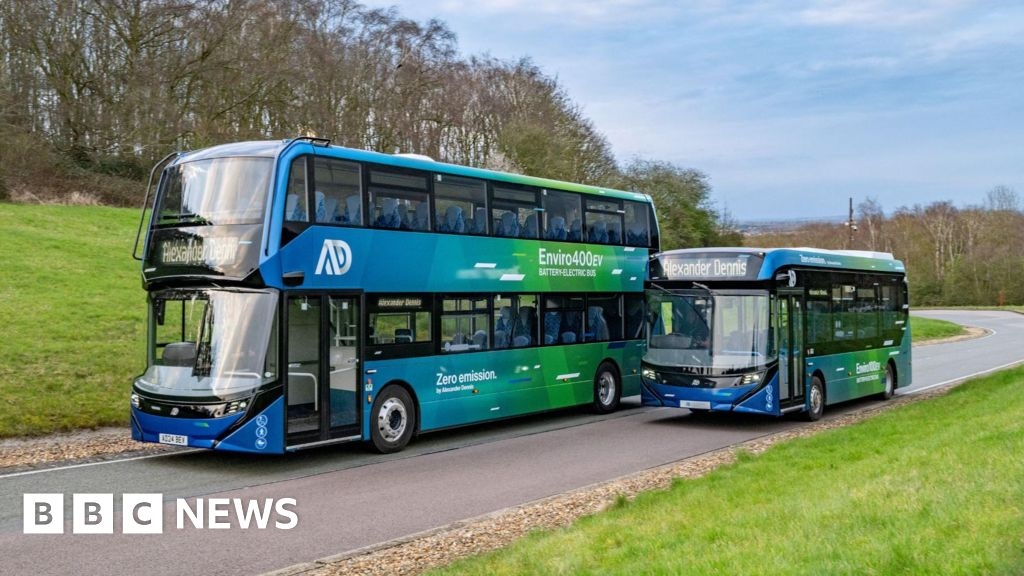 Swinney 'deeply concerned' over Alexander Dennis job cuts