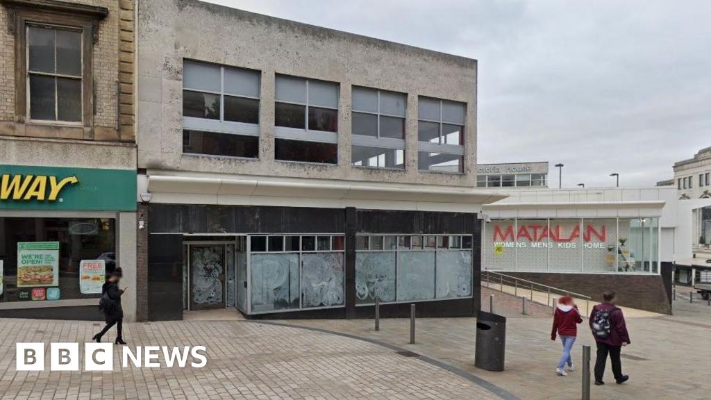 Former KFC in Wolverhampton could be turned into bar