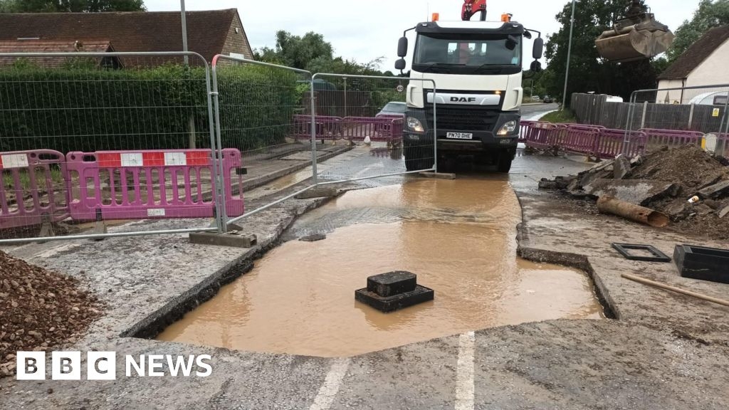 Road in Shortstown closed for urgent water repair work