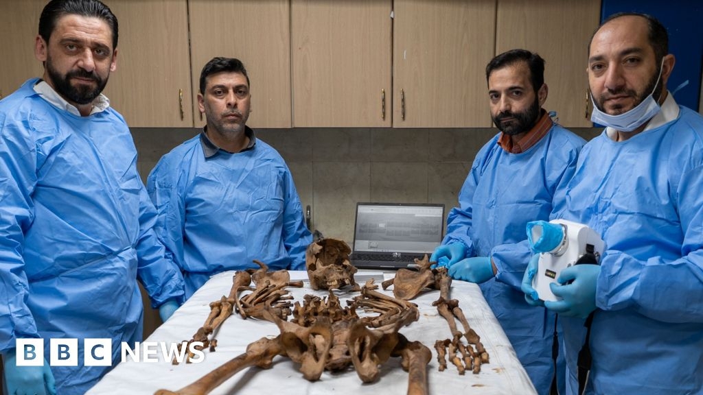 The medics identifying remains from Syria's mass graves