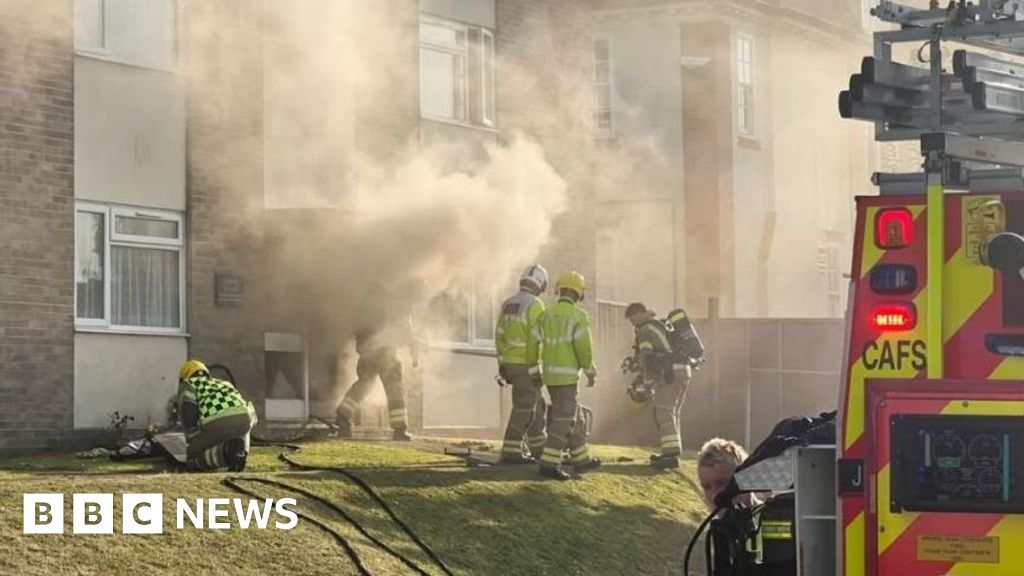 Ryde resident flees kitchen fire at flat
