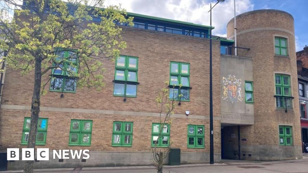 Police praise child as Luton 'sex predator' jailed