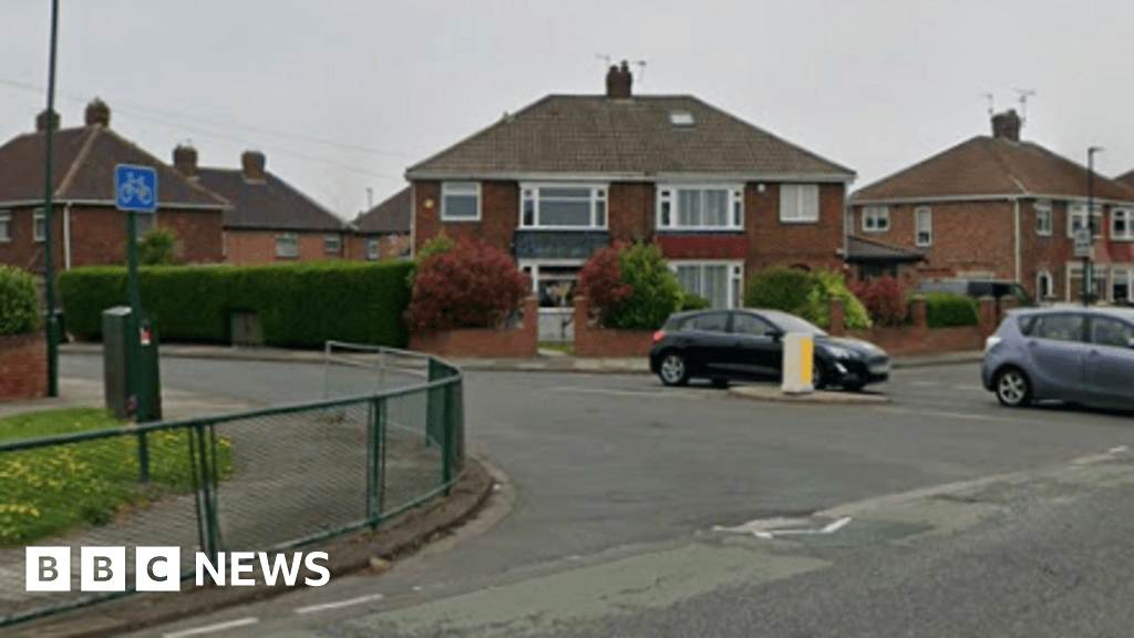 Police van near Redcar crashes into Mercedes on emergency call