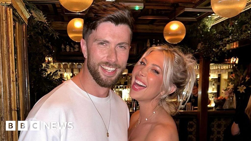 Unsuccessful TV dating show contestant finds love on the motorway
