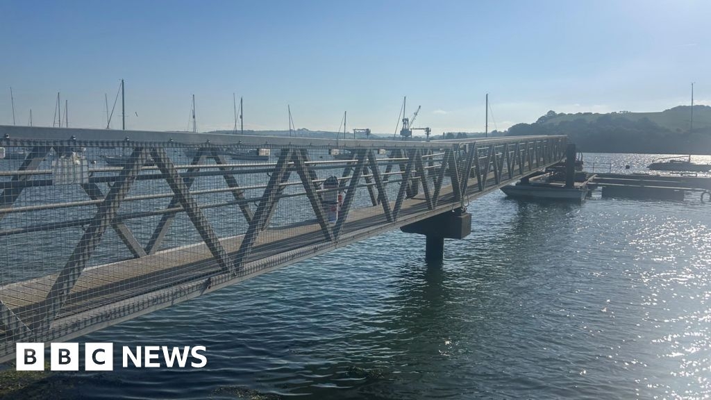 Saltash-Plymouth ferry service to resume after repairs to pontoon