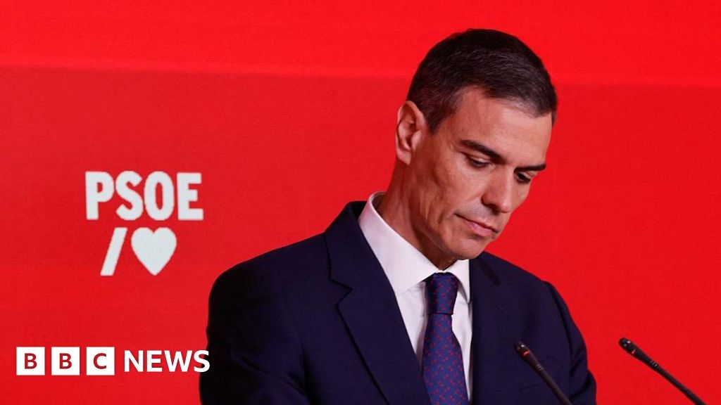 Spain's Pedro Sánchez sorry after top aide resigns in corruption scandal