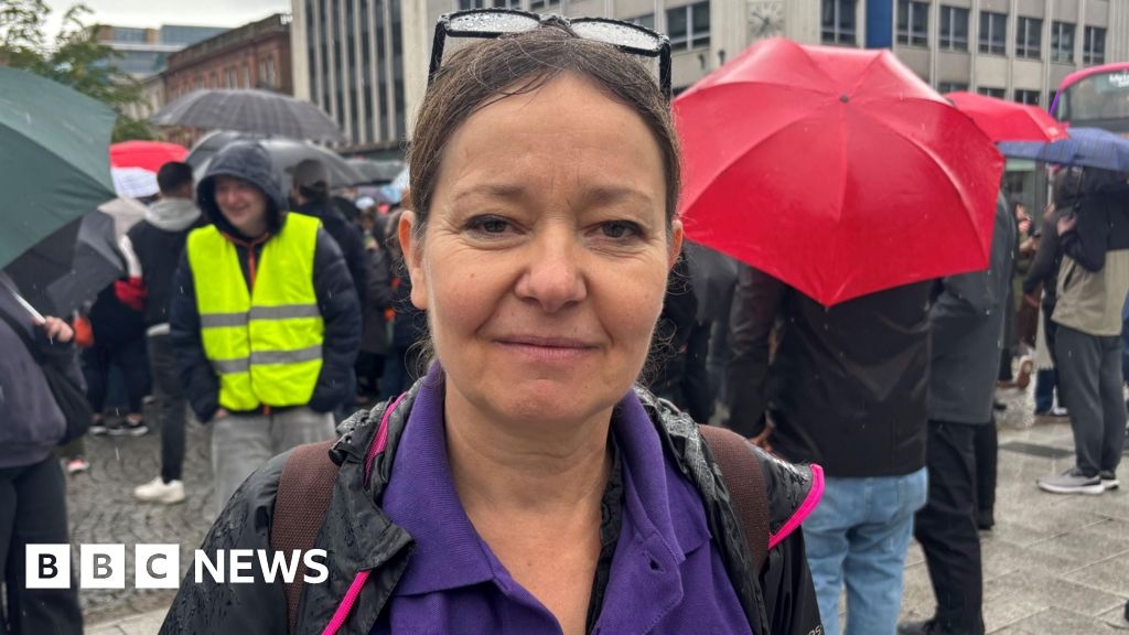 Belfast: Anti-racism rally held after days of violence