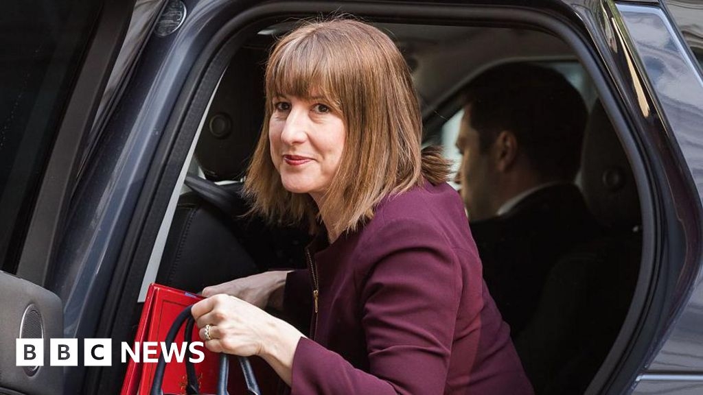 Reeves outlines plan for £25bn pension 'megafunds'