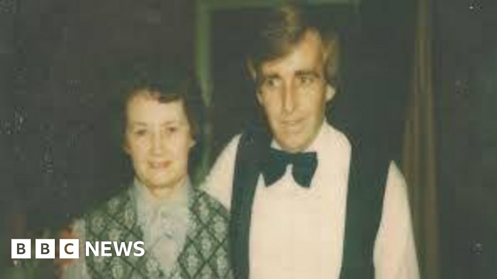 Agnes Davies: The Welsh woman who snookered men for 64 years