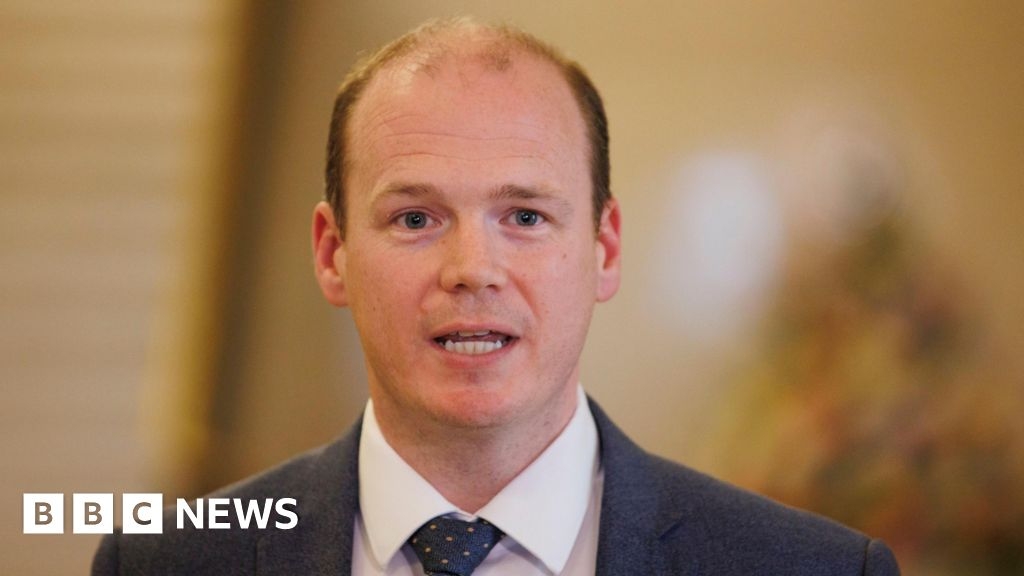 Winter fuel payments: NI minister says scammers are targeting pensioners