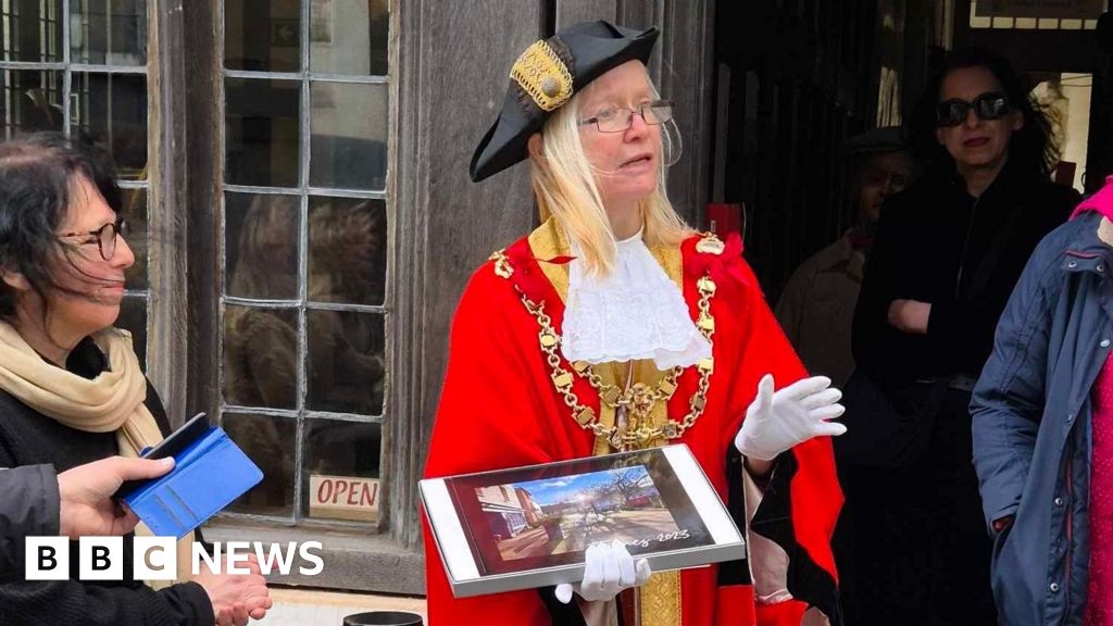 Totnes Museum locks away time capsule album for 30 years