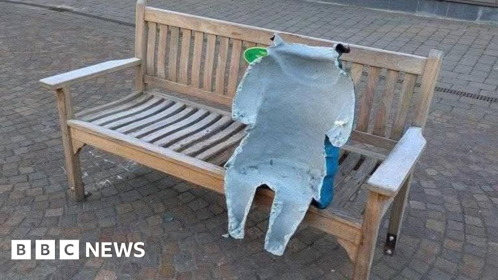 Newbury's Paddington Bear statue has been stolen, police confirm